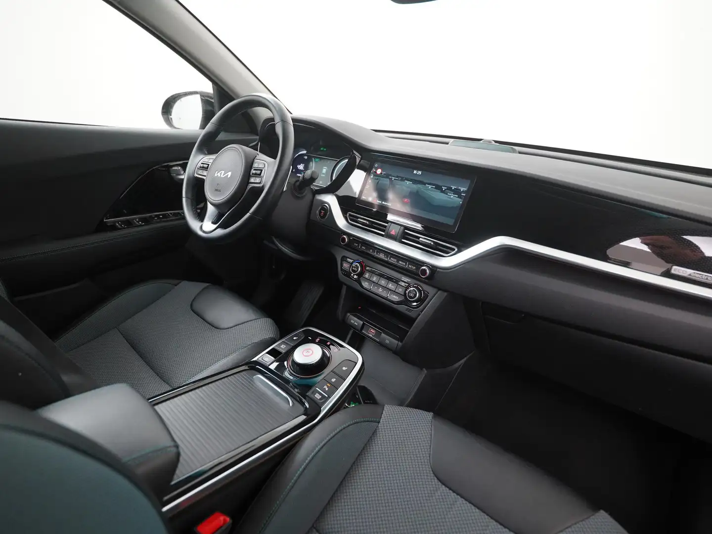 Kia e-Niro DynamicLine 64 kWh 3 fase | SOH 100% | Camera | Ad Noir - 2