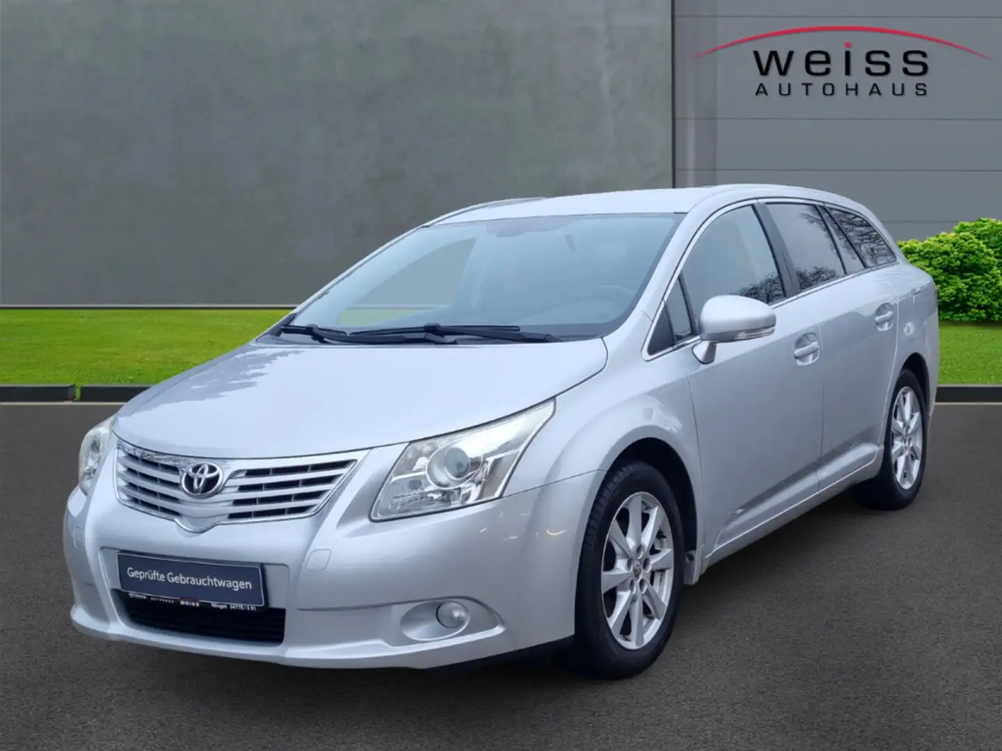 Toyota Avensis Kombi Executive*SHZ*AHK*M+S*KUPNEU*TEMP*KLIMA* Silber - 1
