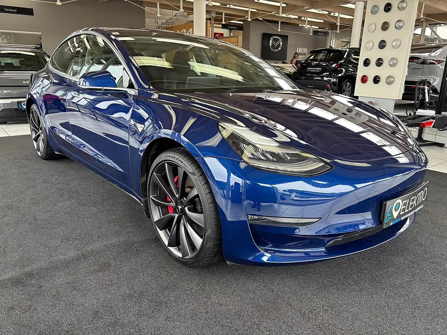 Tesla Model 3 Performance AWD Blau - 2