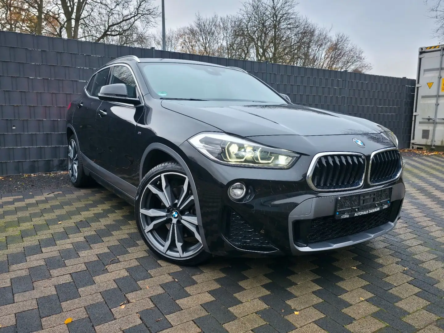 BMW X2 sDrive 20 i M Sport X Head Up Pano-Dach Navi Negro - 2