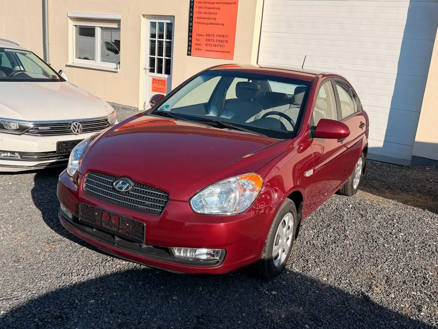 Hyundai ACCENT GL Rot - 1
