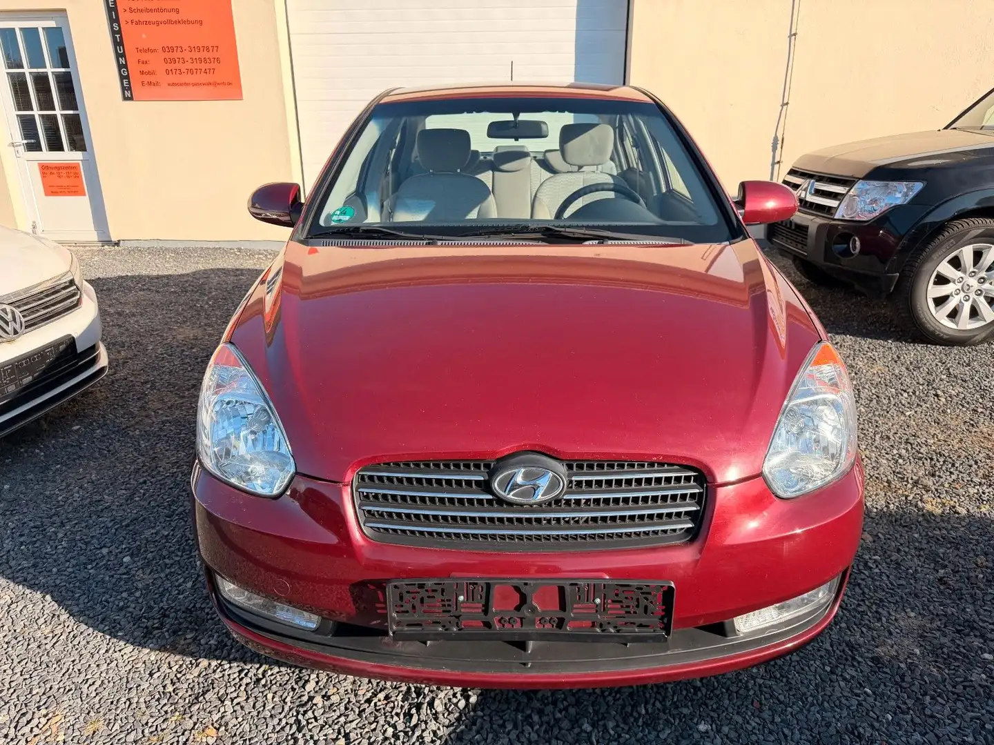 Hyundai ACCENT GL Rot - 2
