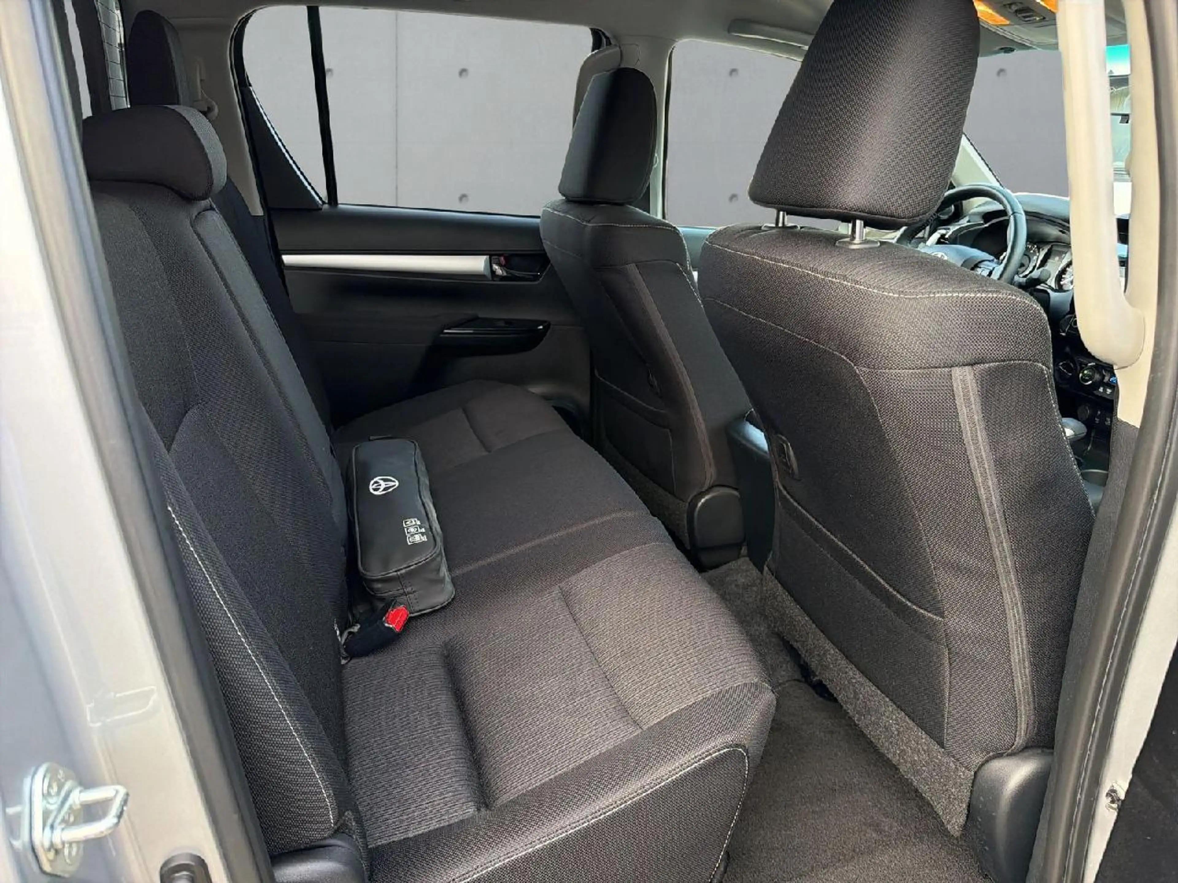 Toyota Hilux Double Cab Comfort 4x4 — photo 11