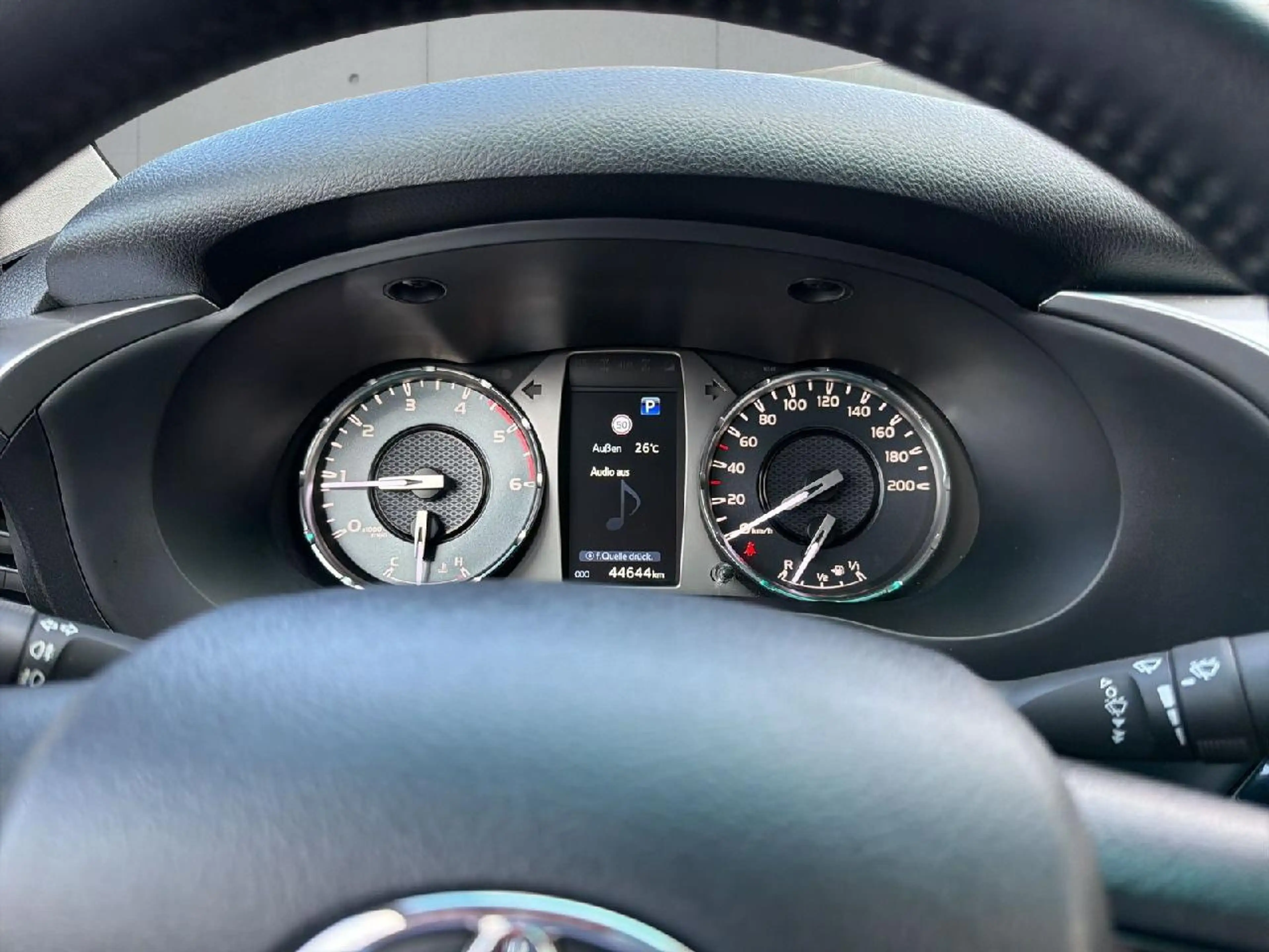 Toyota Hilux Double Cab Comfort 4x4 — photo 14