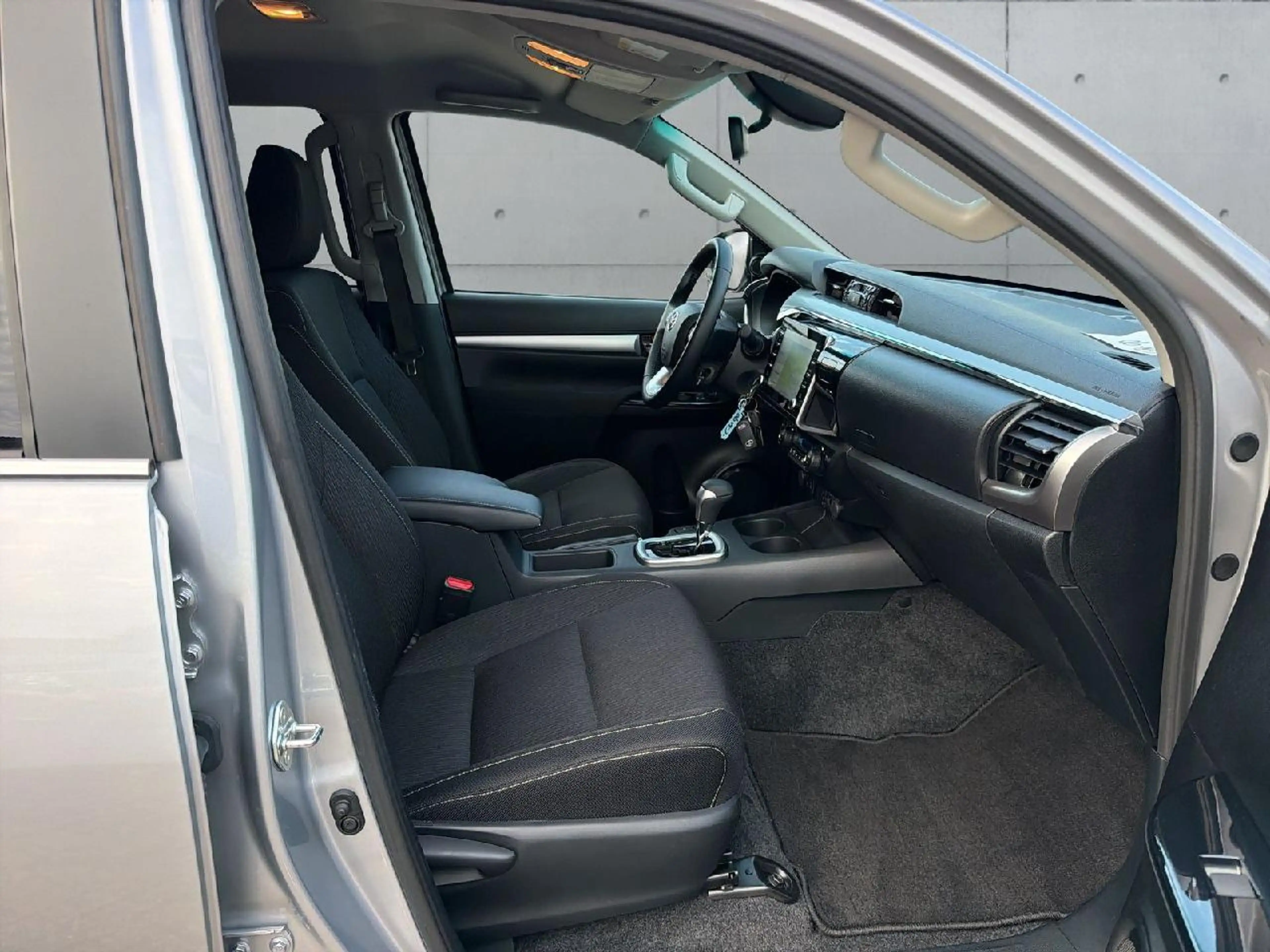 Toyota Hilux Double Cab Comfort 4x4 — photo 10