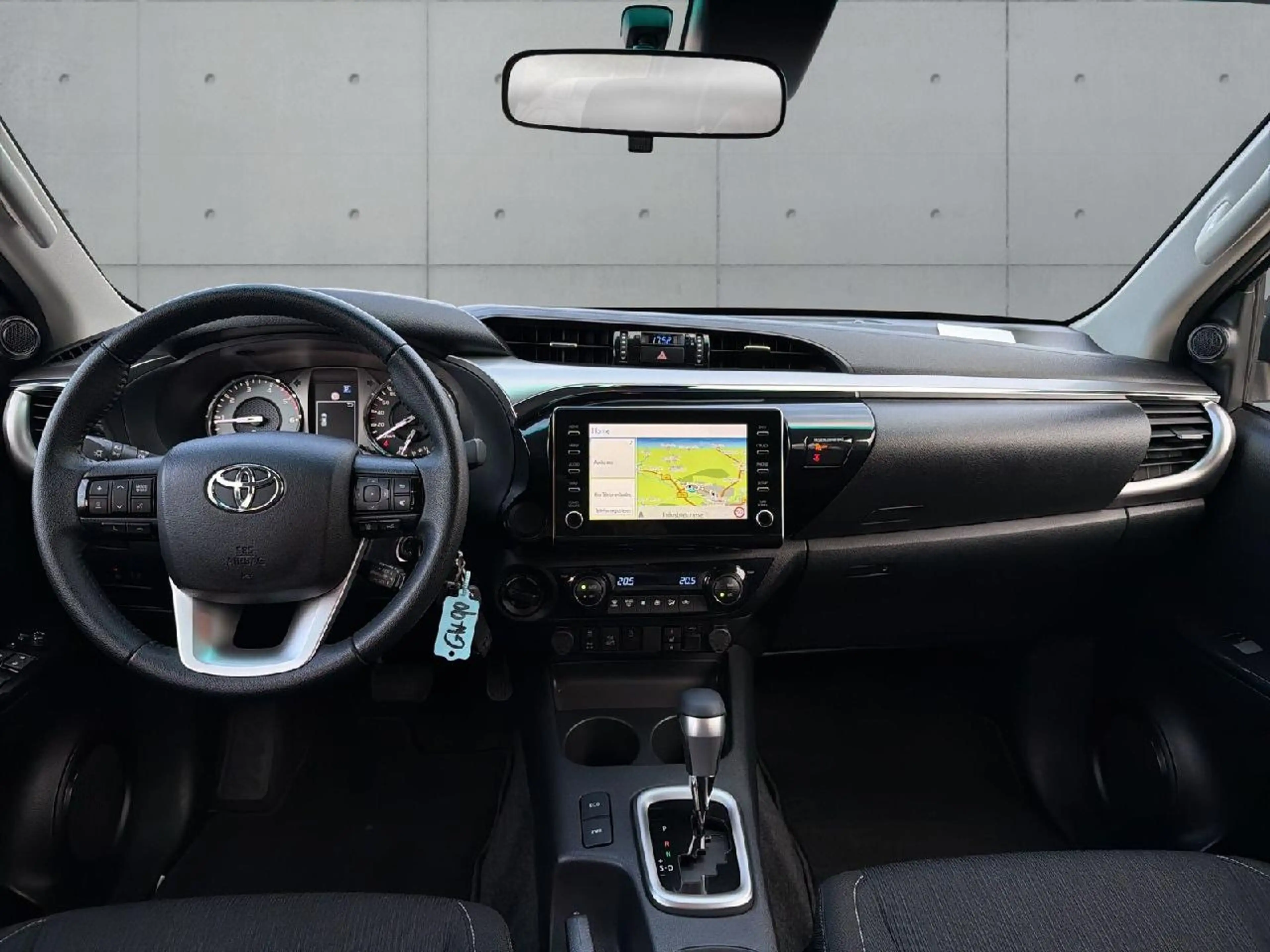 Toyota Hilux Double Cab Comfort 4x4 — photo 12