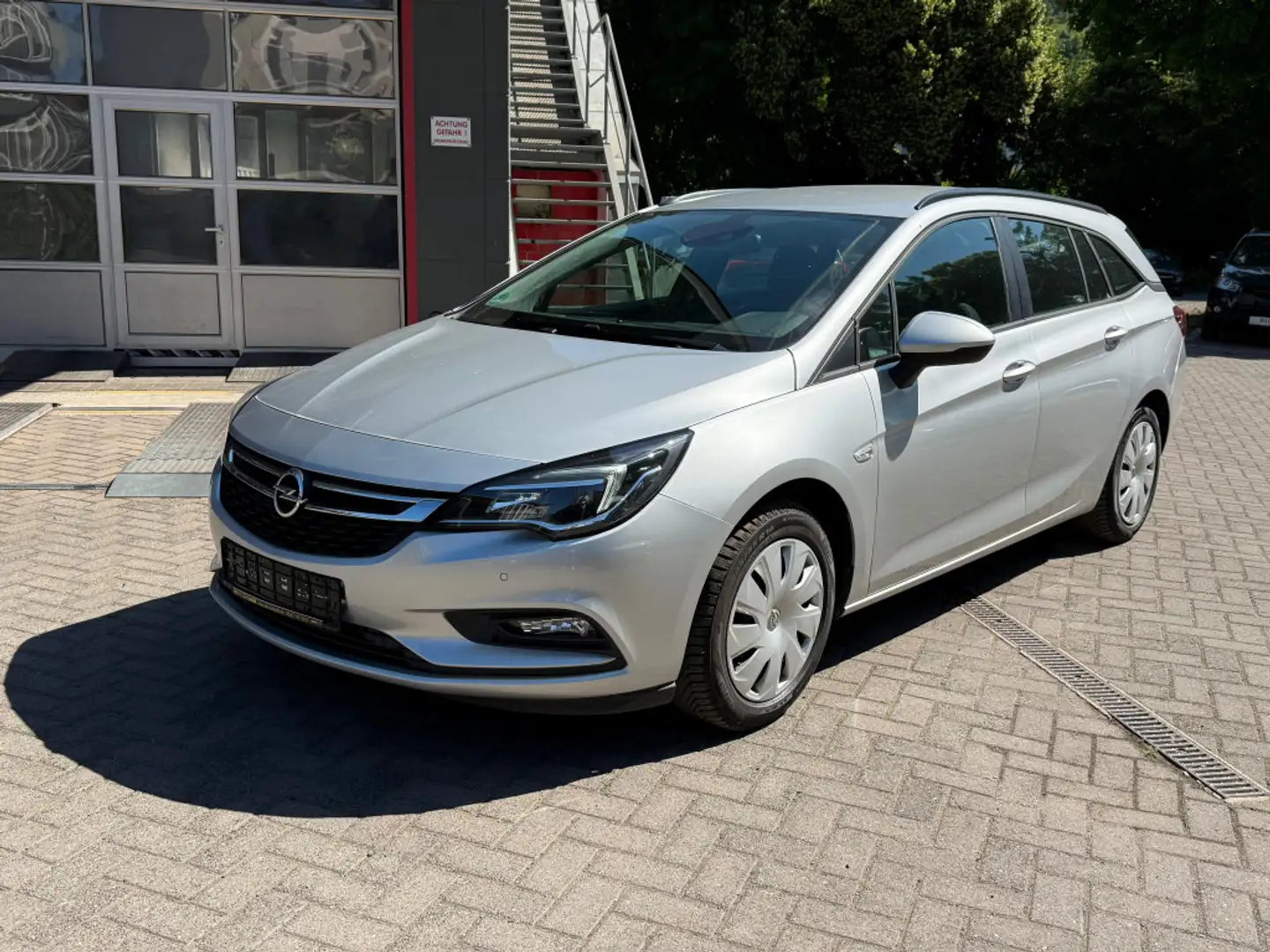 Opel Astra K ST 1.6D Business NAVI+SHZ+TEMP+PDC+MFL+ Argento - 1