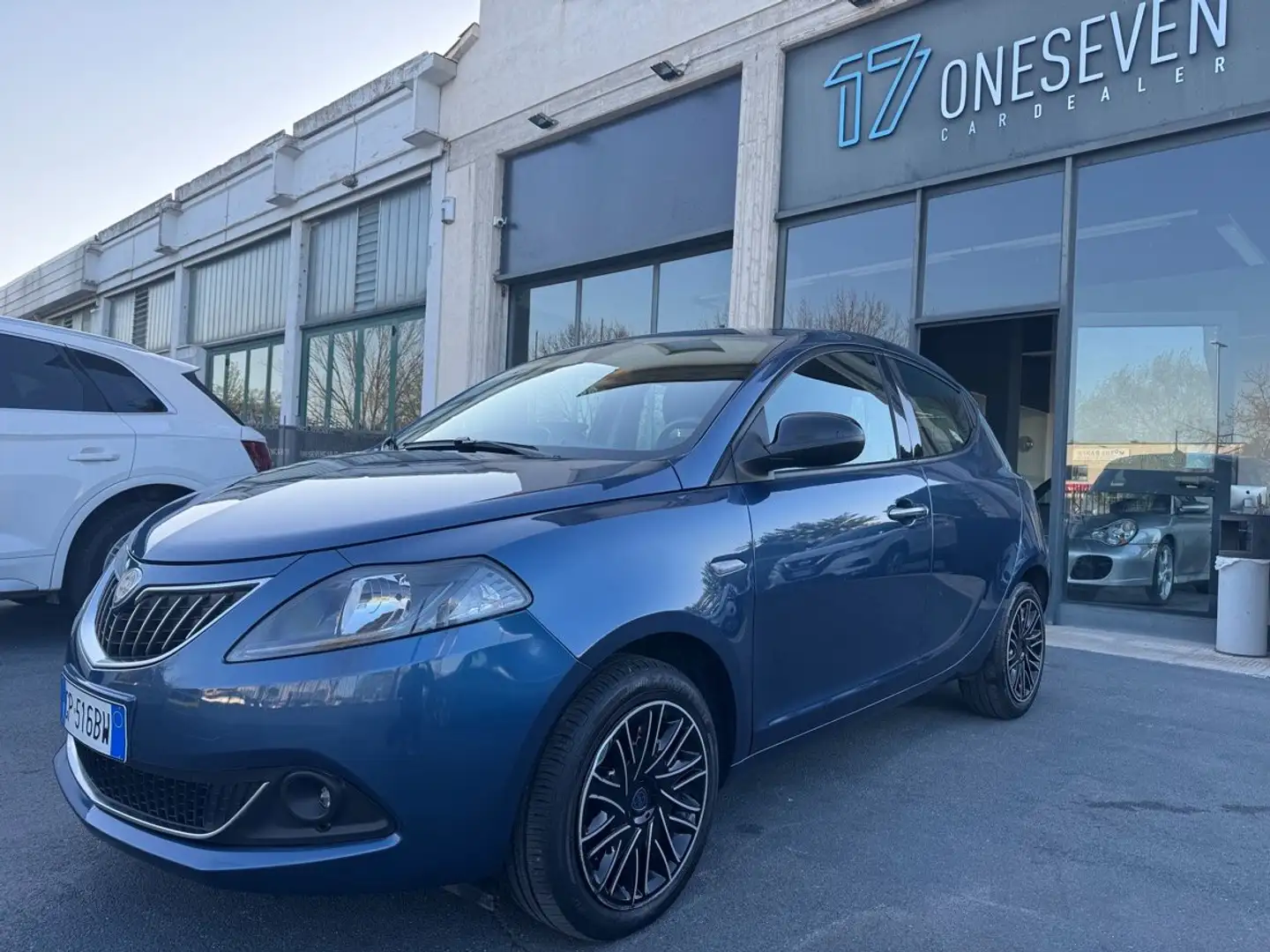 Lancia Ypsilon Ypsilon 1.0 firefly hybrid Silver 5 posti Bleu - 1