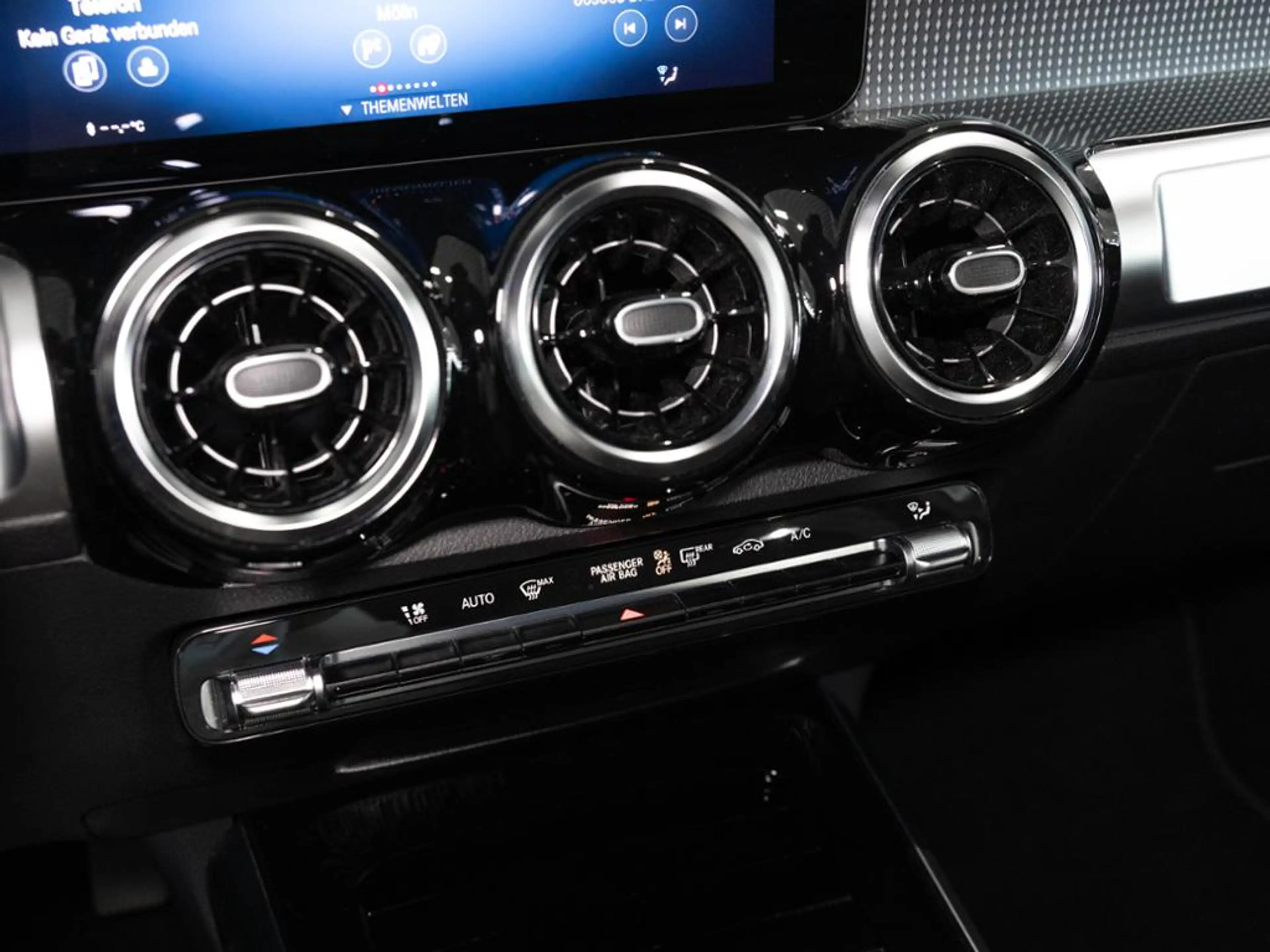 Mercedes-Benz GLB 220 d NIGHT PROGRESSIVE AHK KAMERA SPUR PDC — photo 12