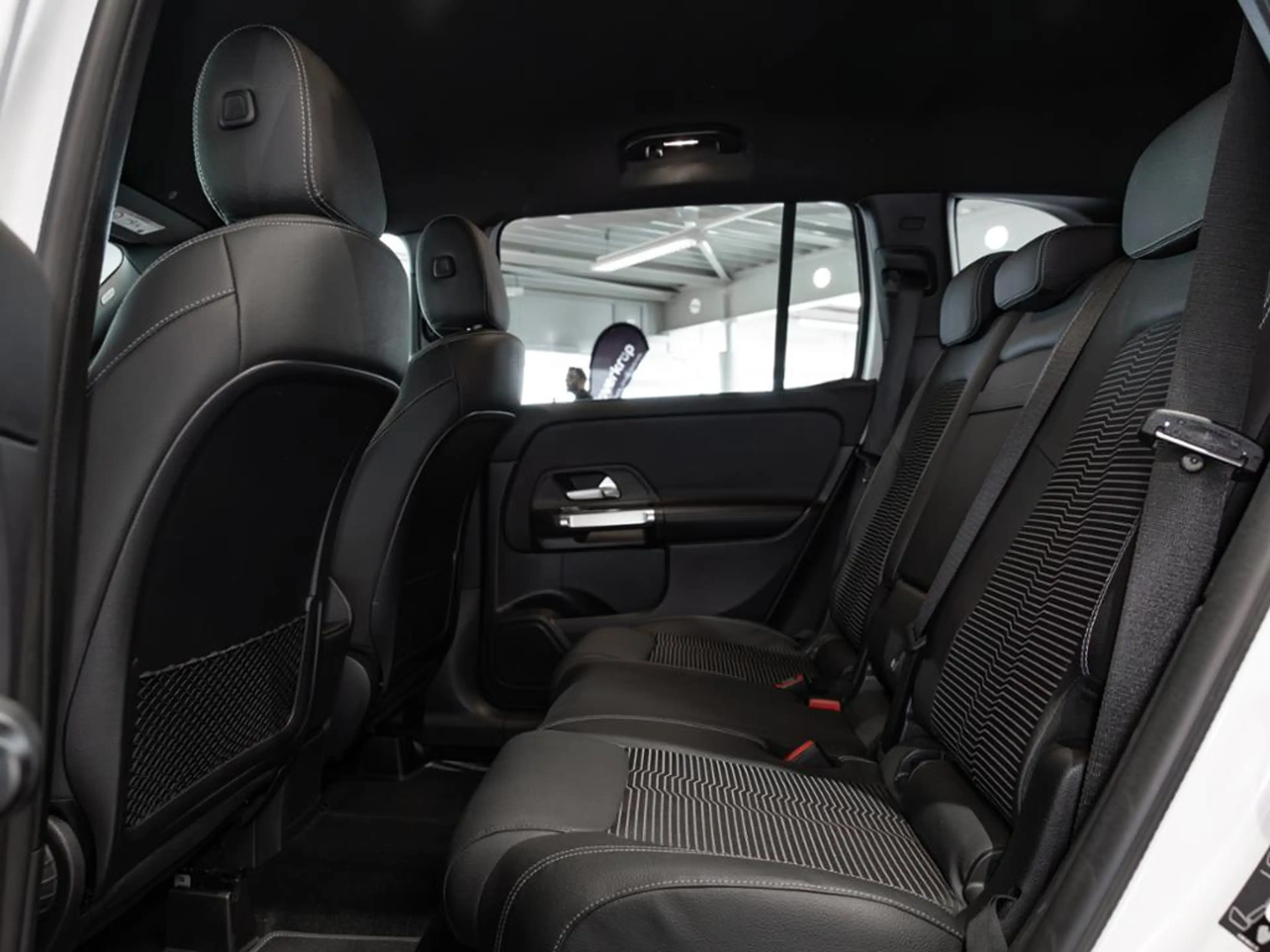 Mercedes-Benz GLB 220 d NIGHT PROGRESSIVE AHK KAMERA SPUR PDC — photo 9