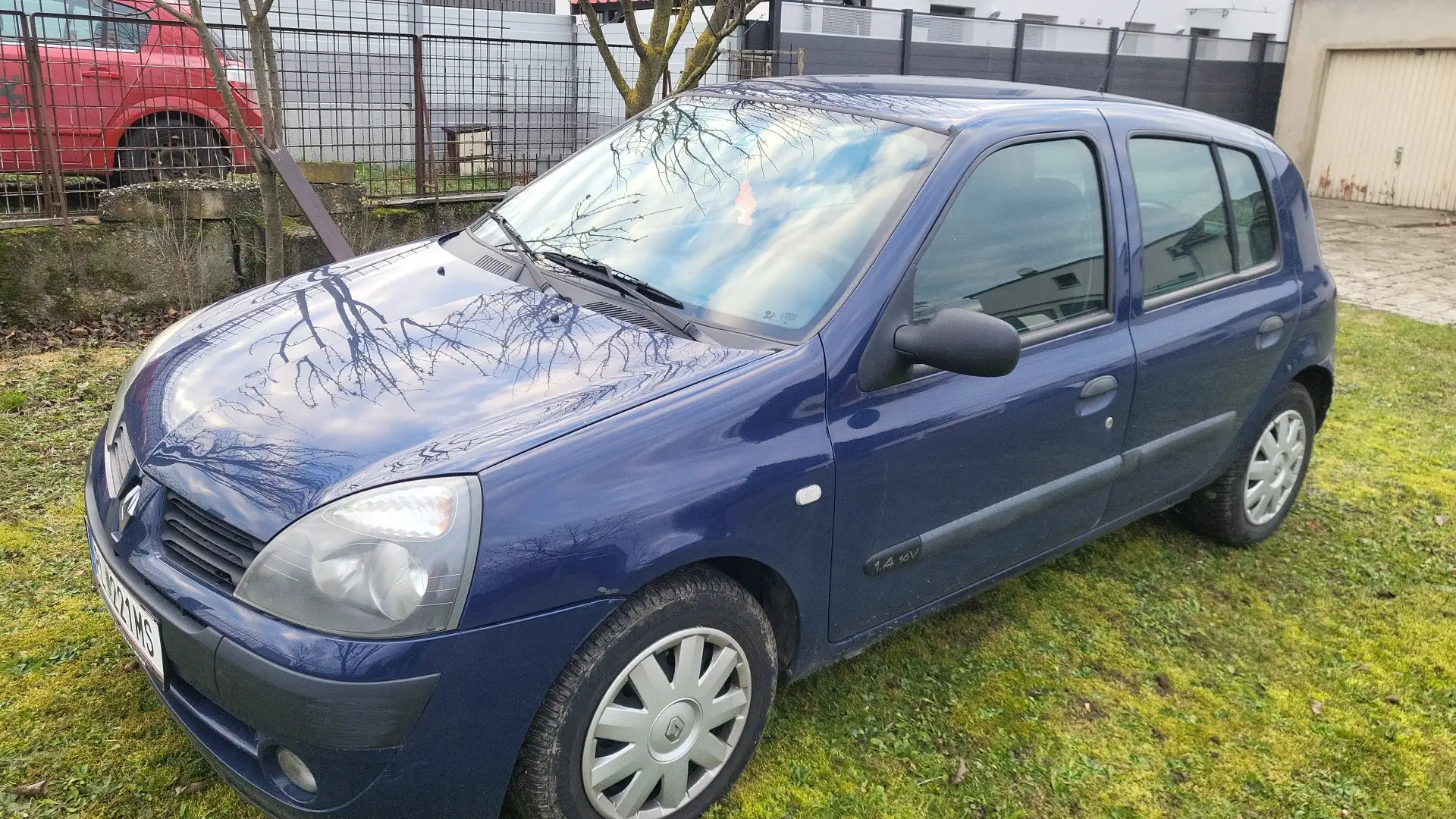 Renault Clio Privilège 1,4 16V Aut. Blau - 1