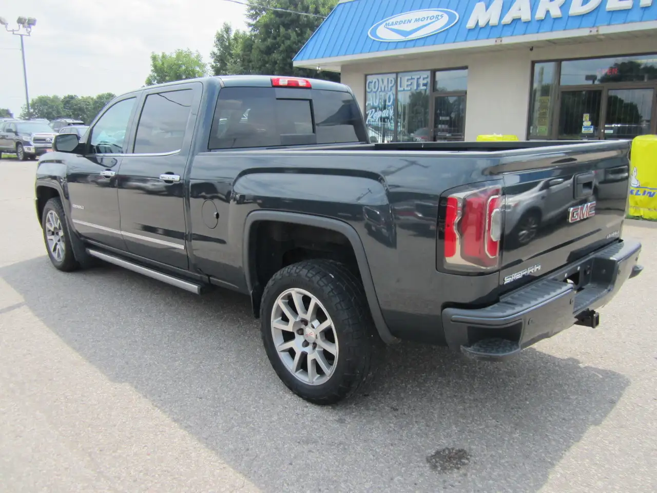 GMC Sierra 1500 снимка GMC Sierra 1500