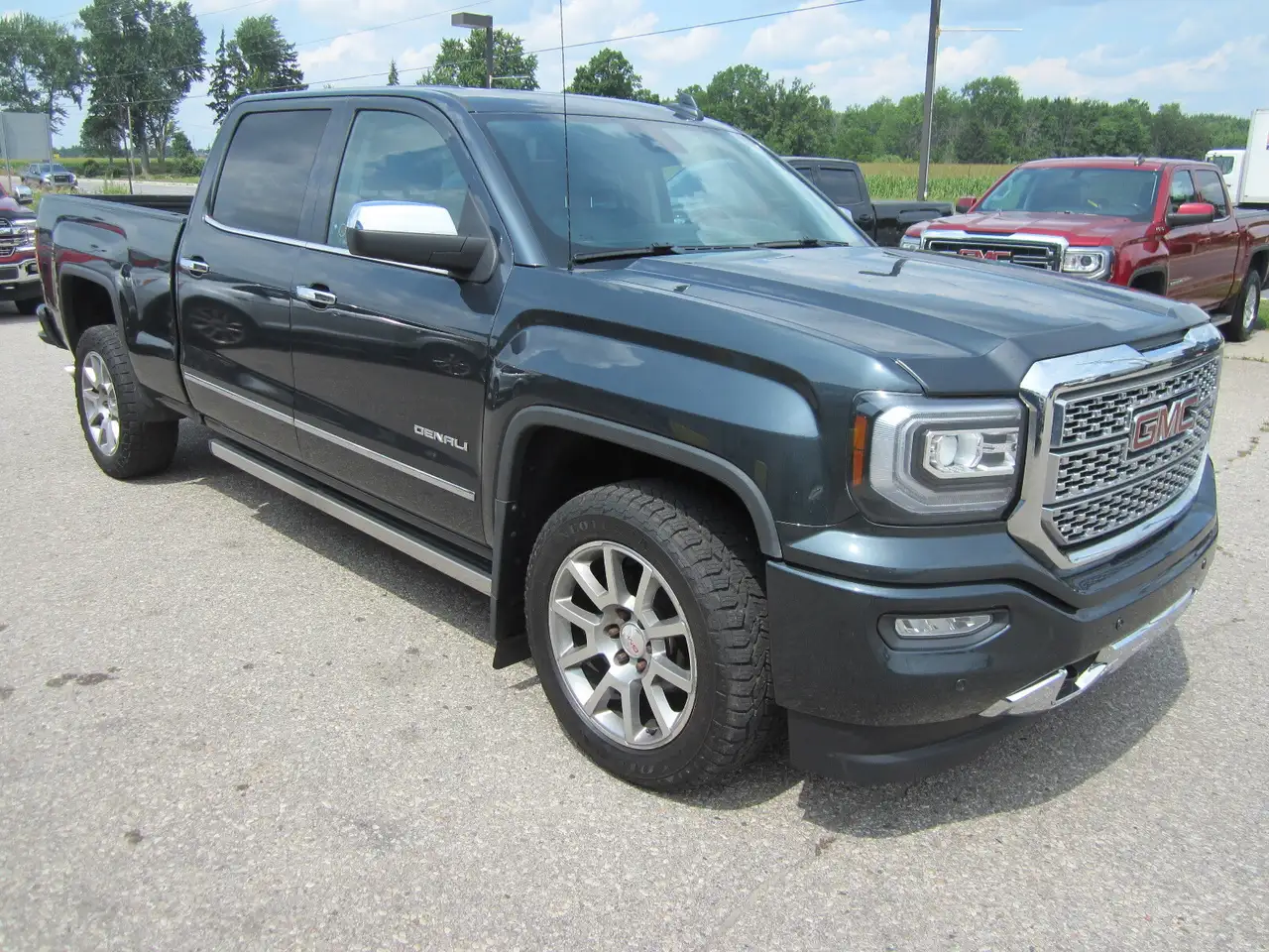 GMC Sierra 1500 снимка GMC Sierra 1500
