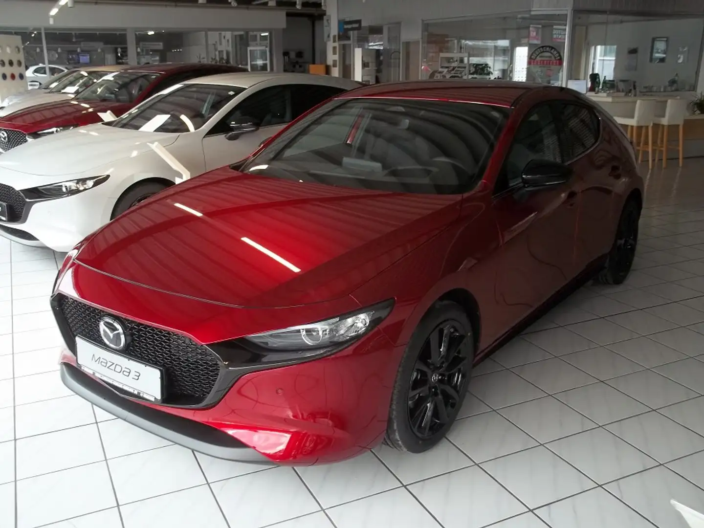 Mazda 3 2.5L e-SKYACTIV G 140ps Sondermodell Homura Červená - 2