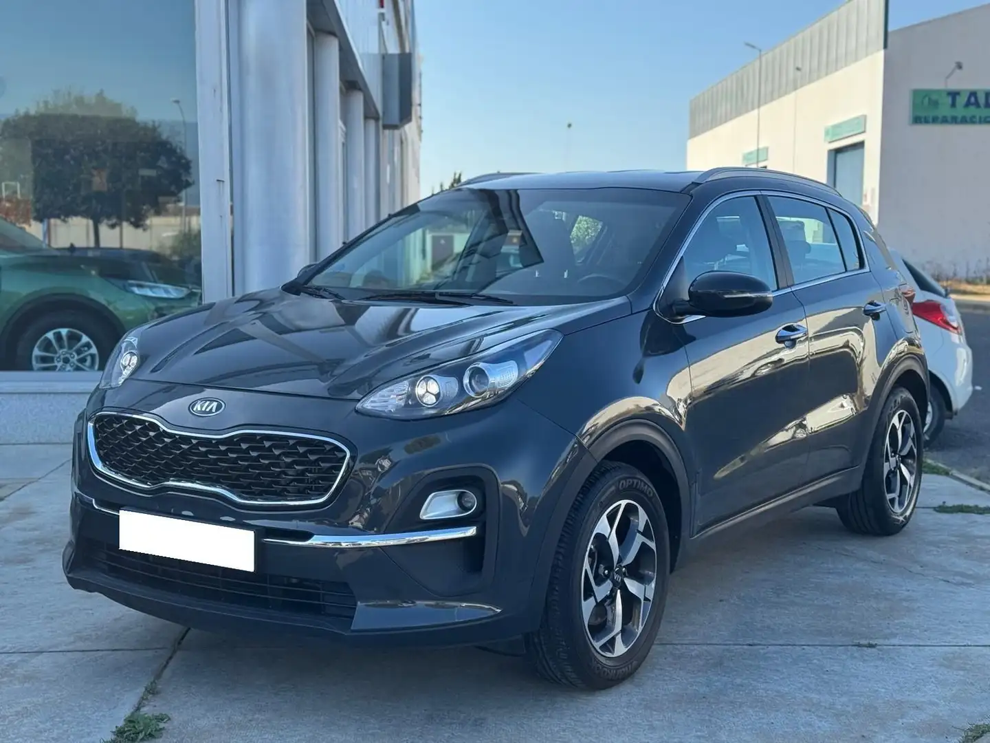 Kia Sportage 1.6 MHEV Drive Plus 4x2 136 Gris - 1