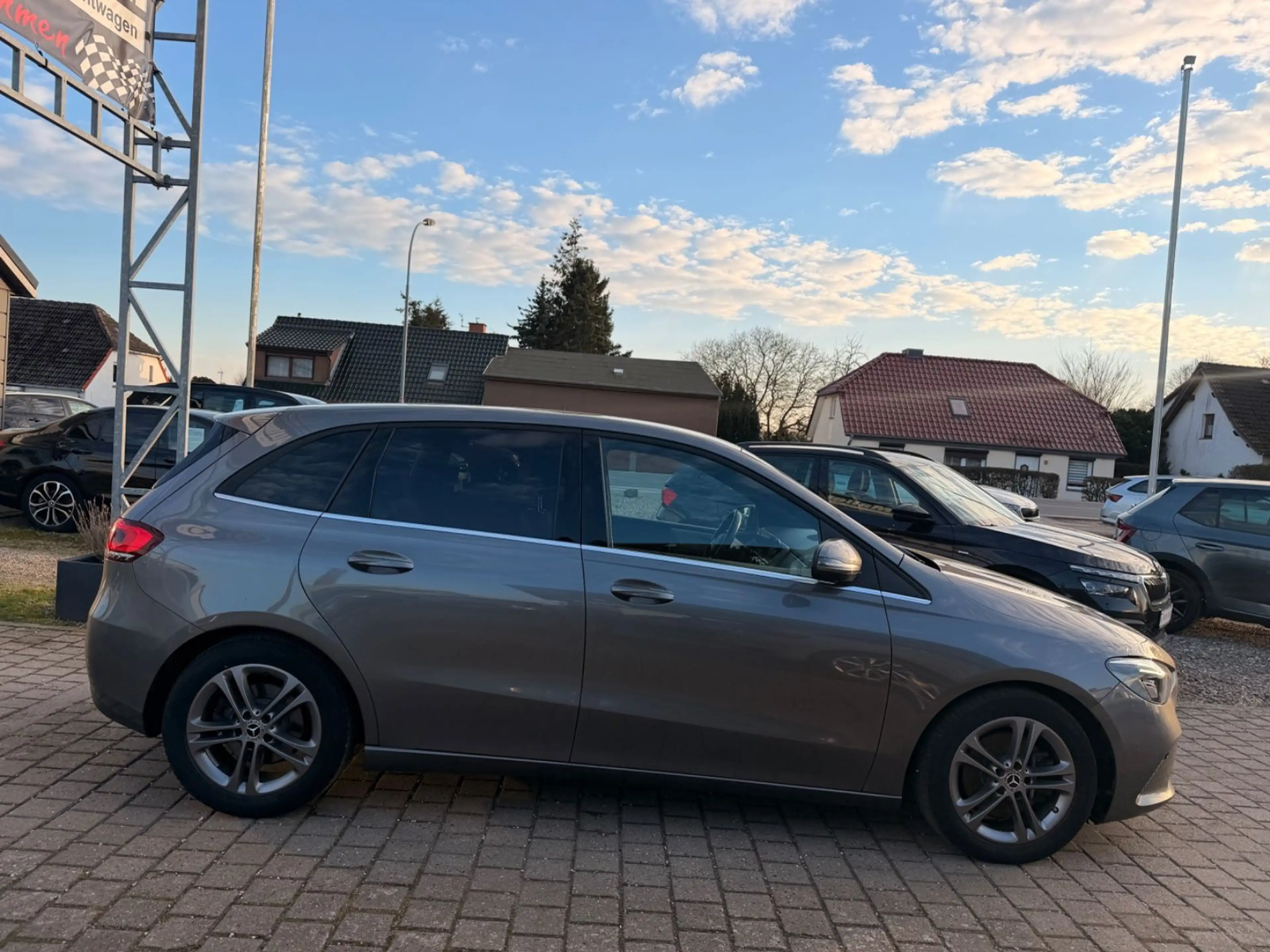 Mercedes-Benz B 220 d Style*KAMERA*LED*LEDER*NAVI*STANDHEIZUNG — photo 7