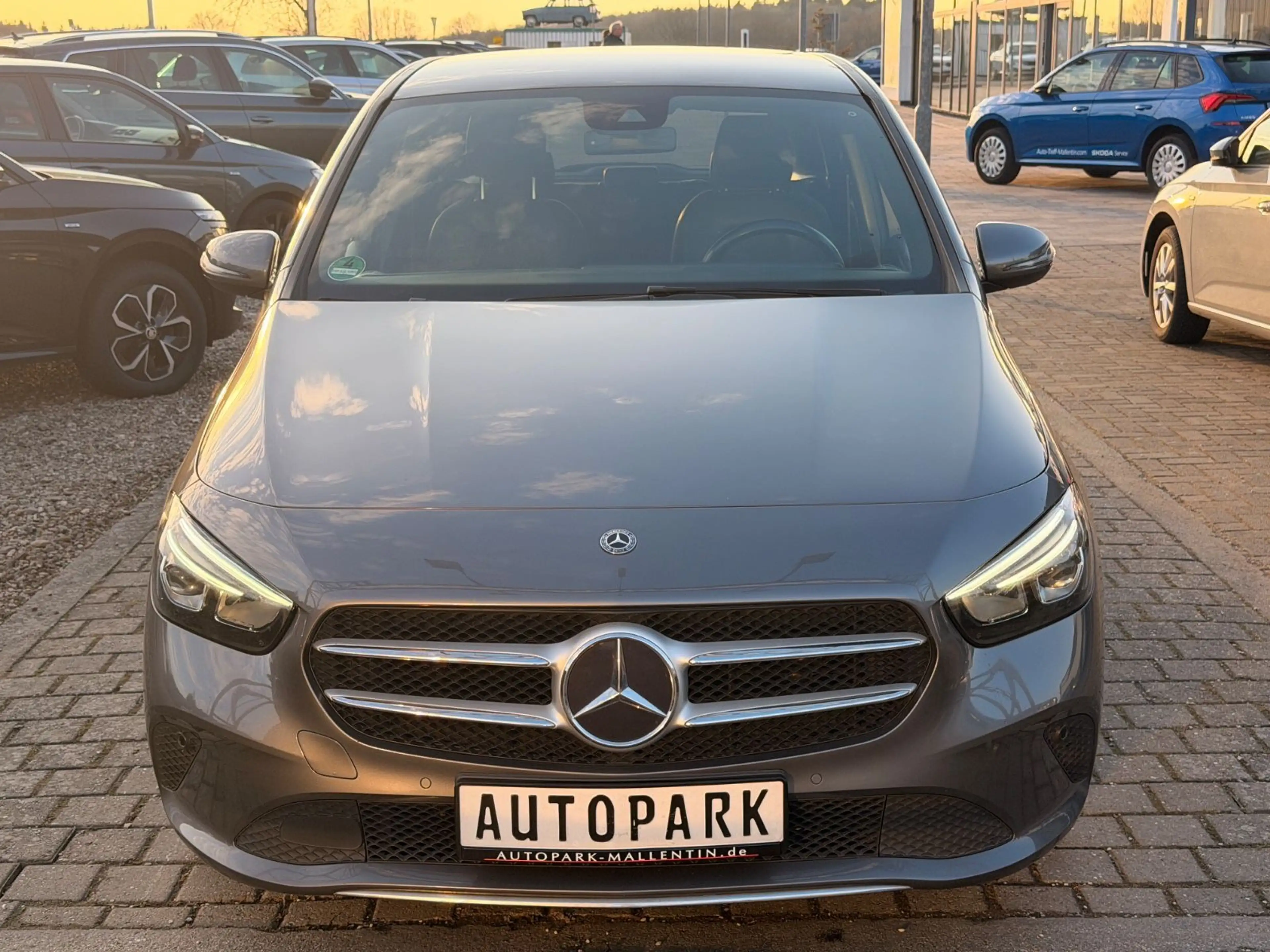 Mercedes-Benz B 220 d Style*KAMERA*LED*LEDER*NAVI*STANDHEIZUNG — photo 2