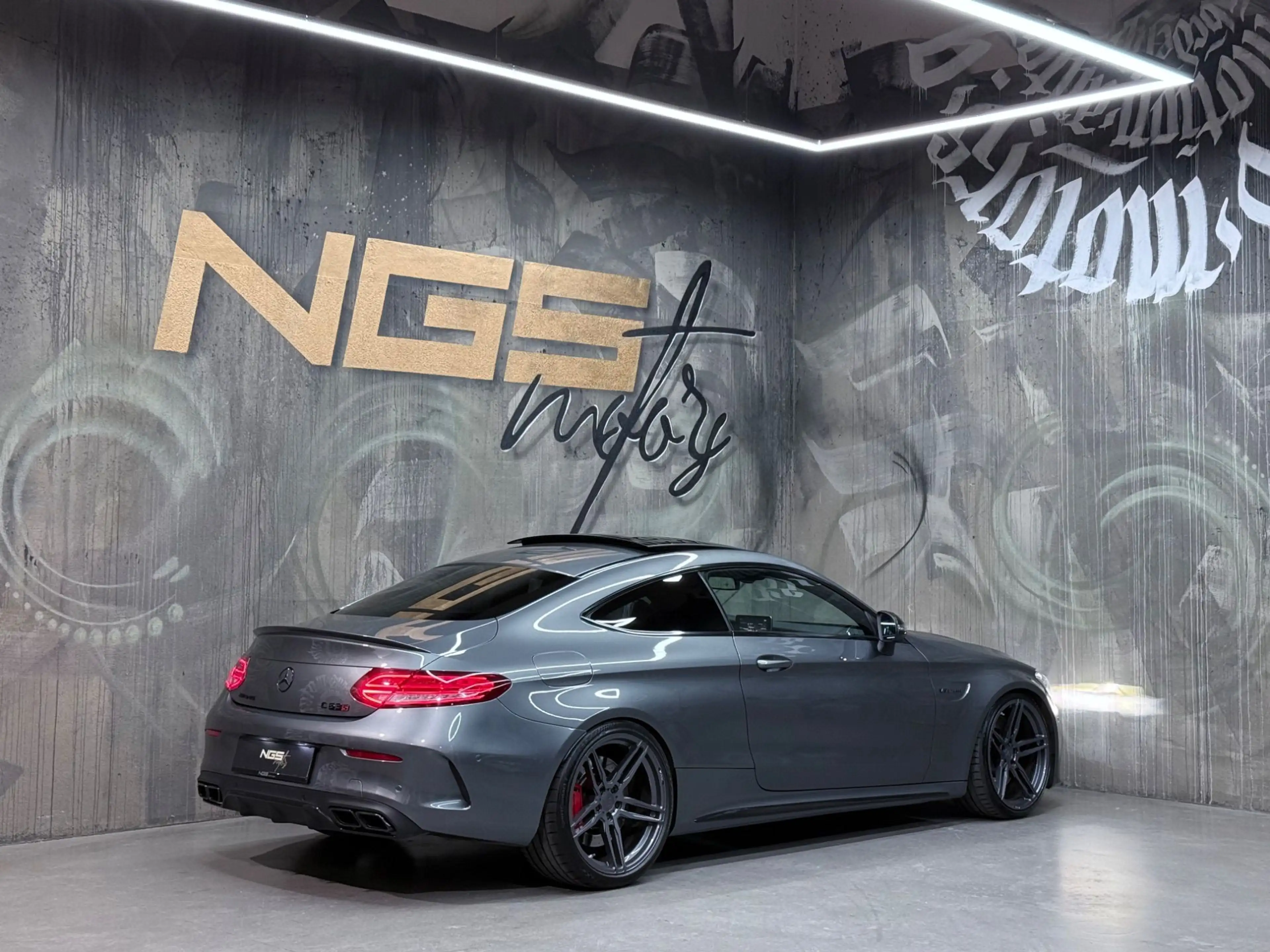 Mercedes-Benz C 63 AMG S Coupe PANO 360KAM BURMESTER SPUR SPORTAGA TOTWKL — photo 4