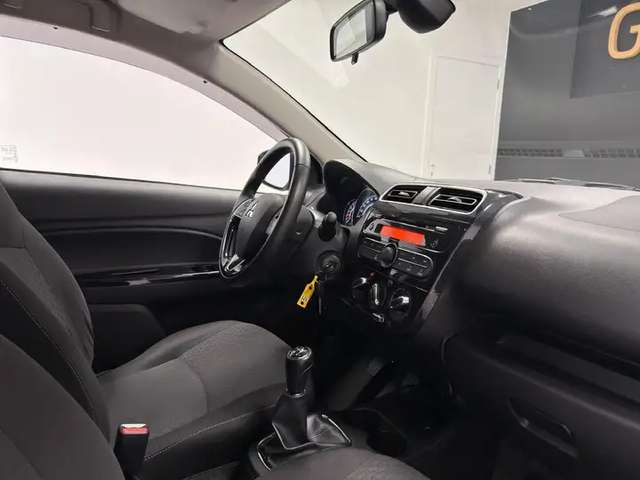 Mitsubishi Space Star — photo 12