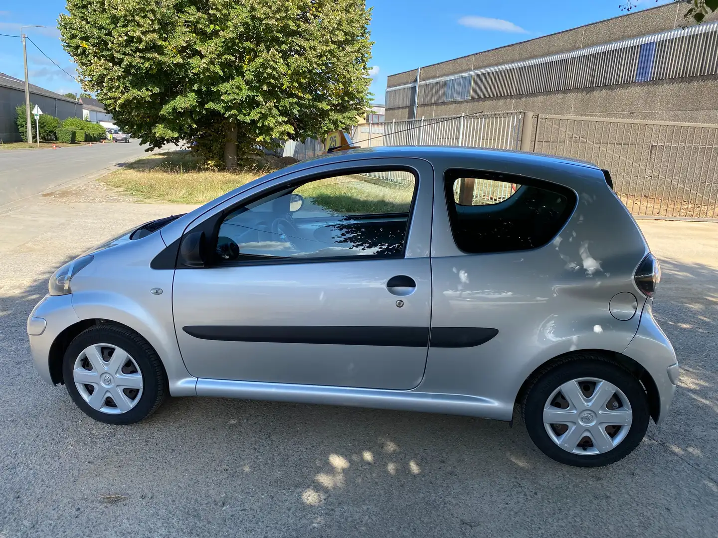 Toyota Aygo Aygo 1.0i VVT-i Grijs - 2