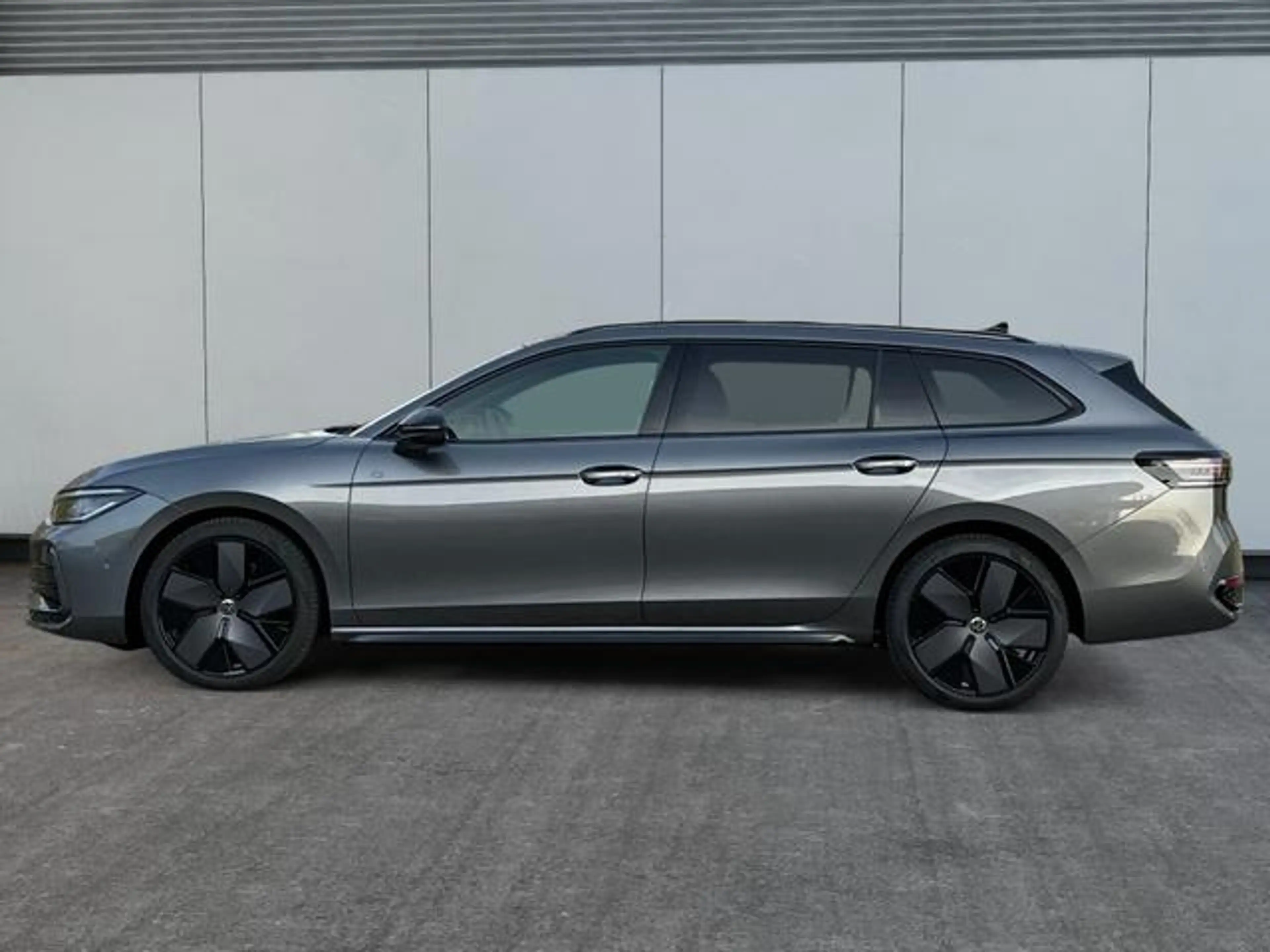 Volkswagen Passat Variant R-Line AHK+PANO+NAVI+Head-UP+M... — photo 2