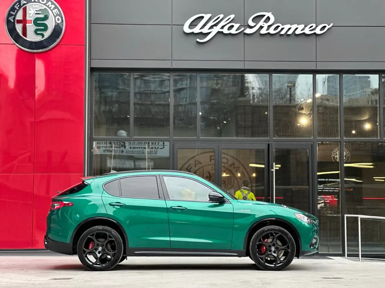 Alfa Romeo Stelvio снимка Alfa Romeo Stelvio