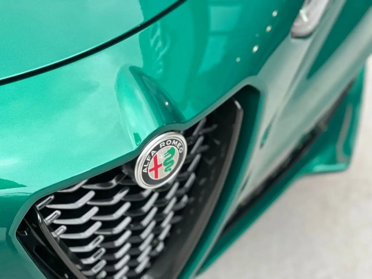 Alfa Romeo Stelvio снимка Alfa Romeo Stelvio