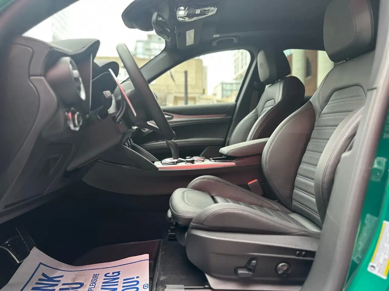 Alfa Romeo Stelvio снимка Alfa Romeo Stelvio