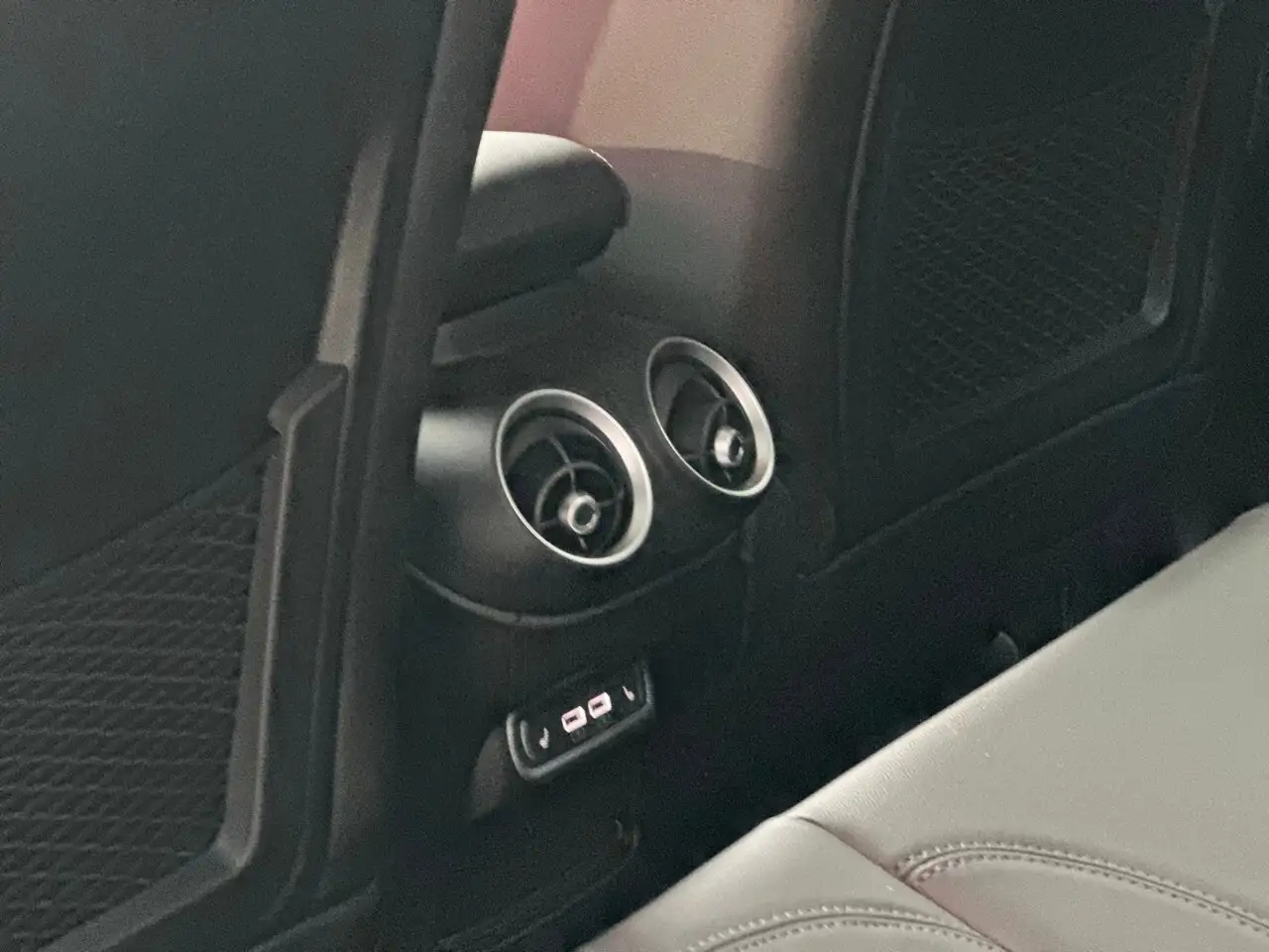 Alfa Romeo Stelvio снимка Alfa Romeo Stelvio