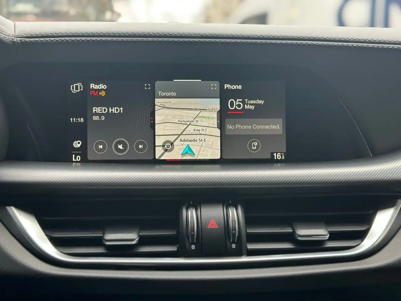 Alfa Romeo Stelvio снимка Alfa Romeo Stelvio