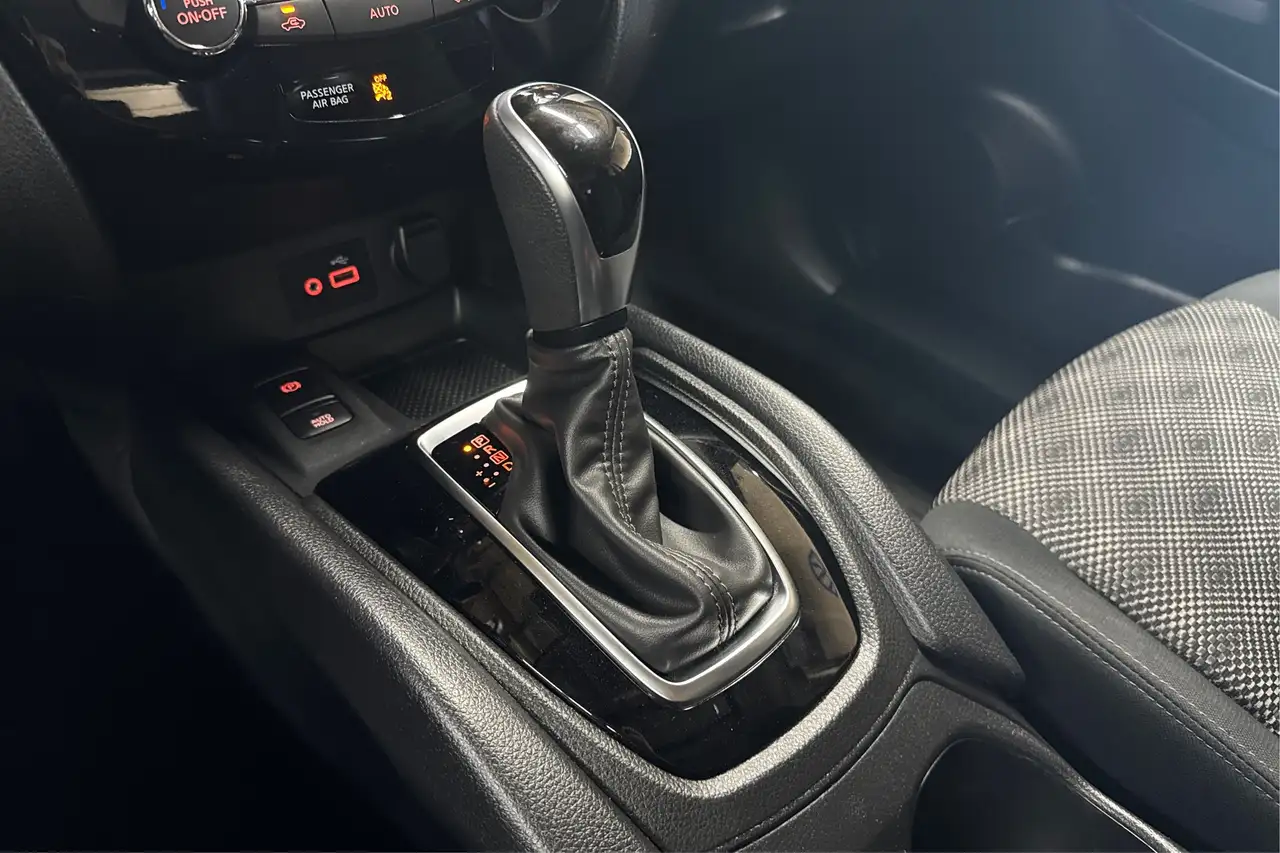 Nissan Qashqai снимка Nissan Qashqai