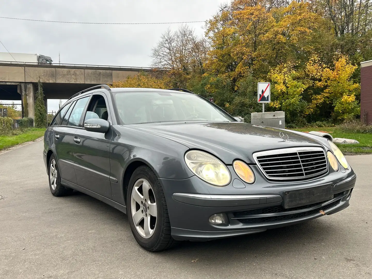 Mercedes-Benz E 220 EXPORT / MARCHAND  (EURO 4) CODE MOTEUR 646 961 * - 2