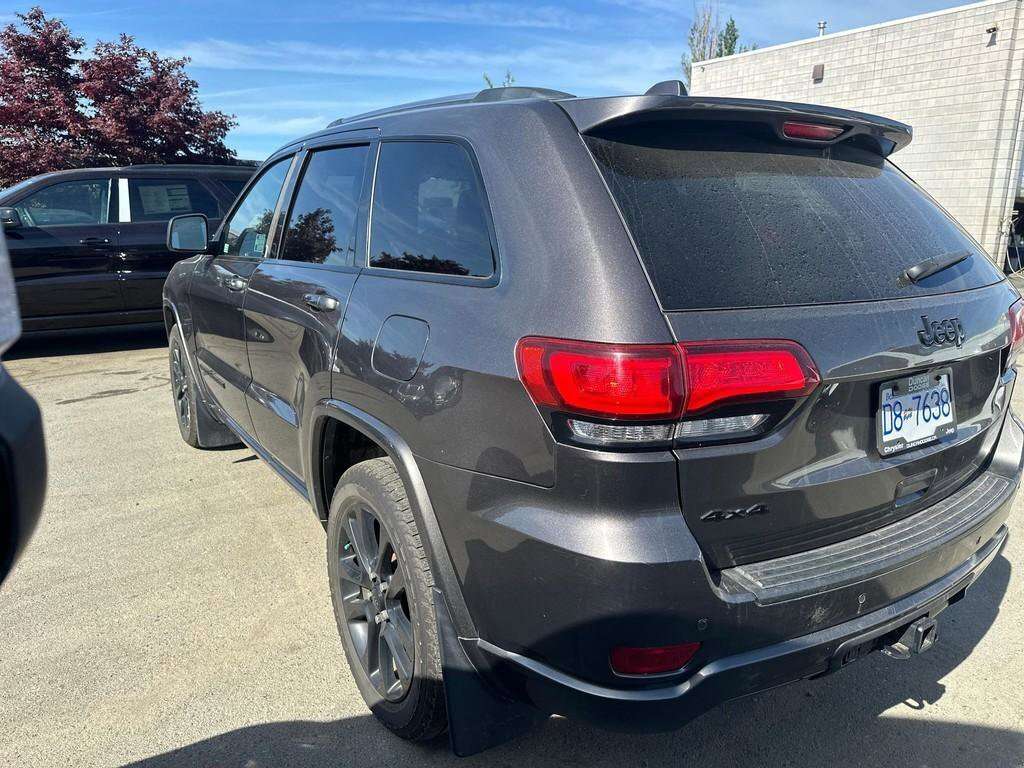 2019 Jeep Grand Cherokee Altitude 4x4 | Low KM | Dealer Serviced | Locally — снимка 1