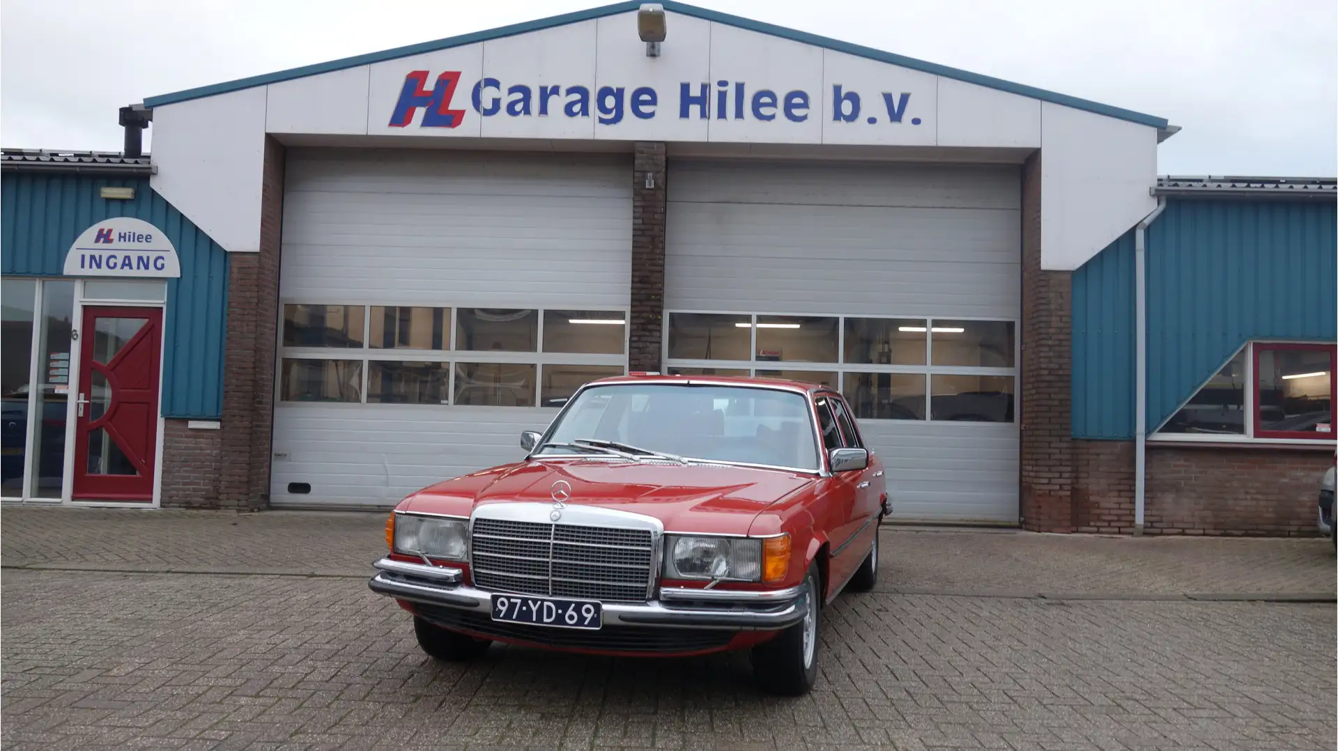 Mercedes-Benz S 450 SEL 6.9 Red - 1