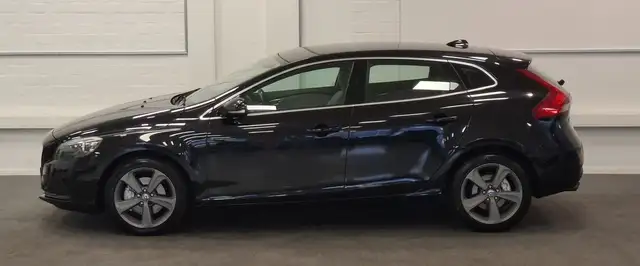 Volvo V40 view 4