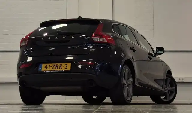 Volvo V40 view 7