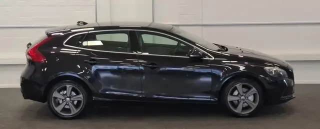 Volvo V40 view 5