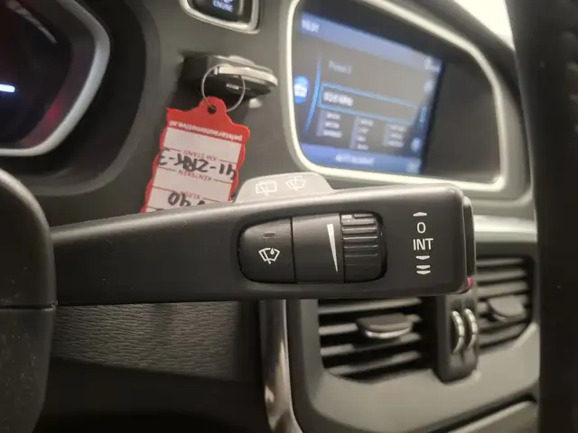 Volvo V40 view 14