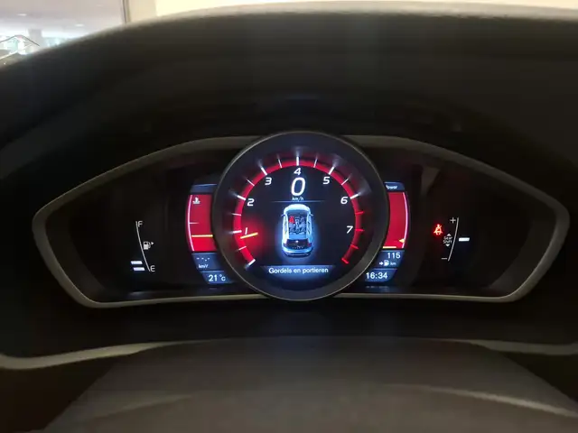 Volvo V40 view 15