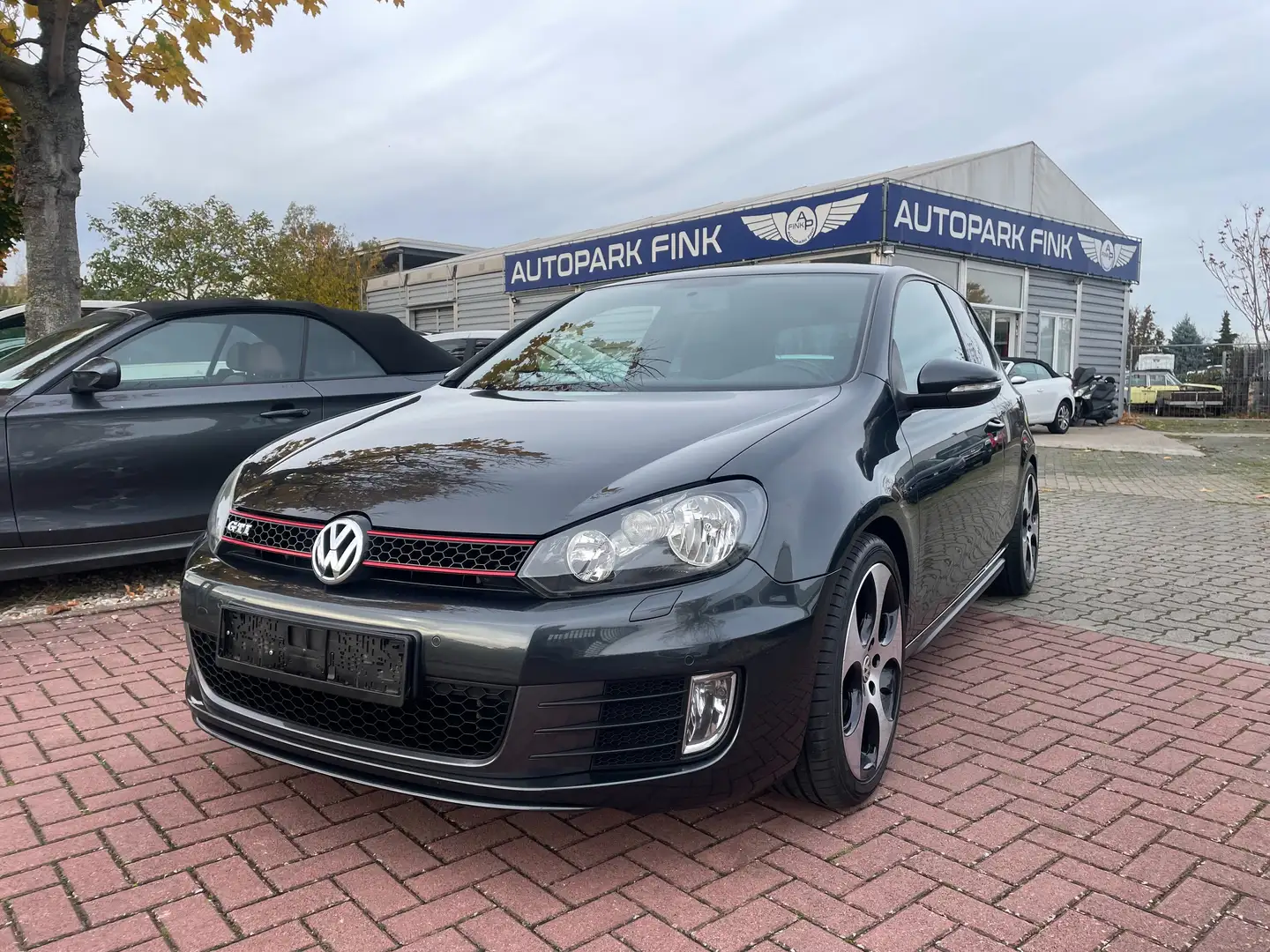 Volkswagen Golf GTI GTI aus 1.Hand Scheckheftgepf von VW durchgehend Grau - 1