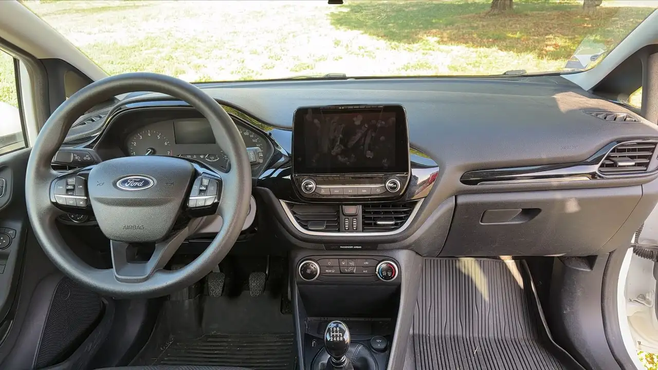 Ford Fiesta 3 portes — photo 11
