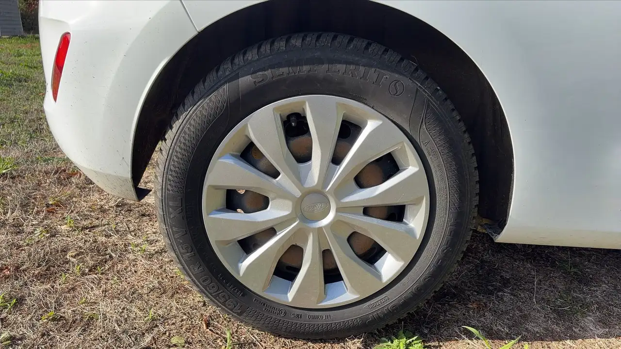 Ford Fiesta 3 portes — photo 16