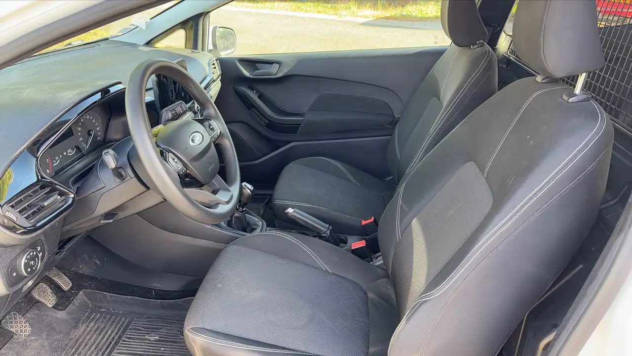 Ford Fiesta 3 portes — photo 25