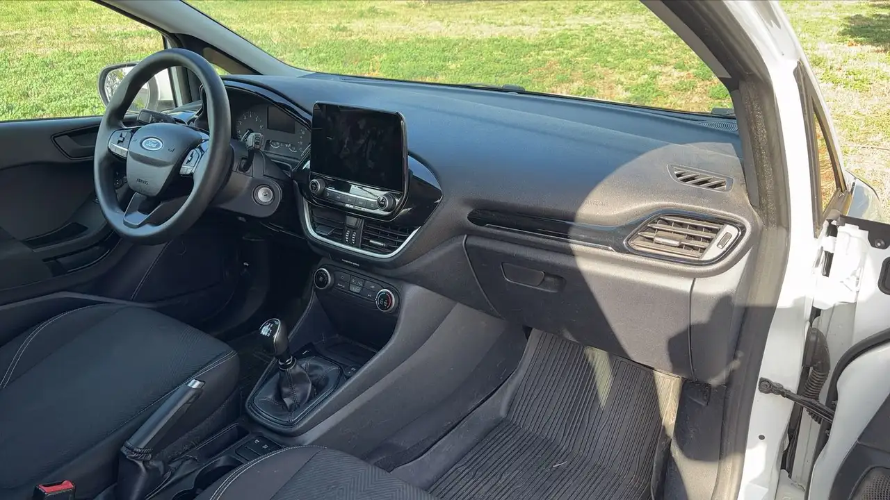 Ford Fiesta 3 portes — photo 10