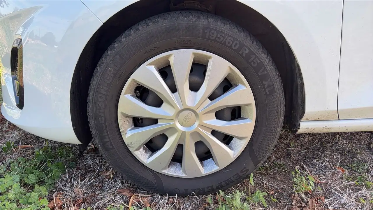 Ford Fiesta 3 portes — photo 18