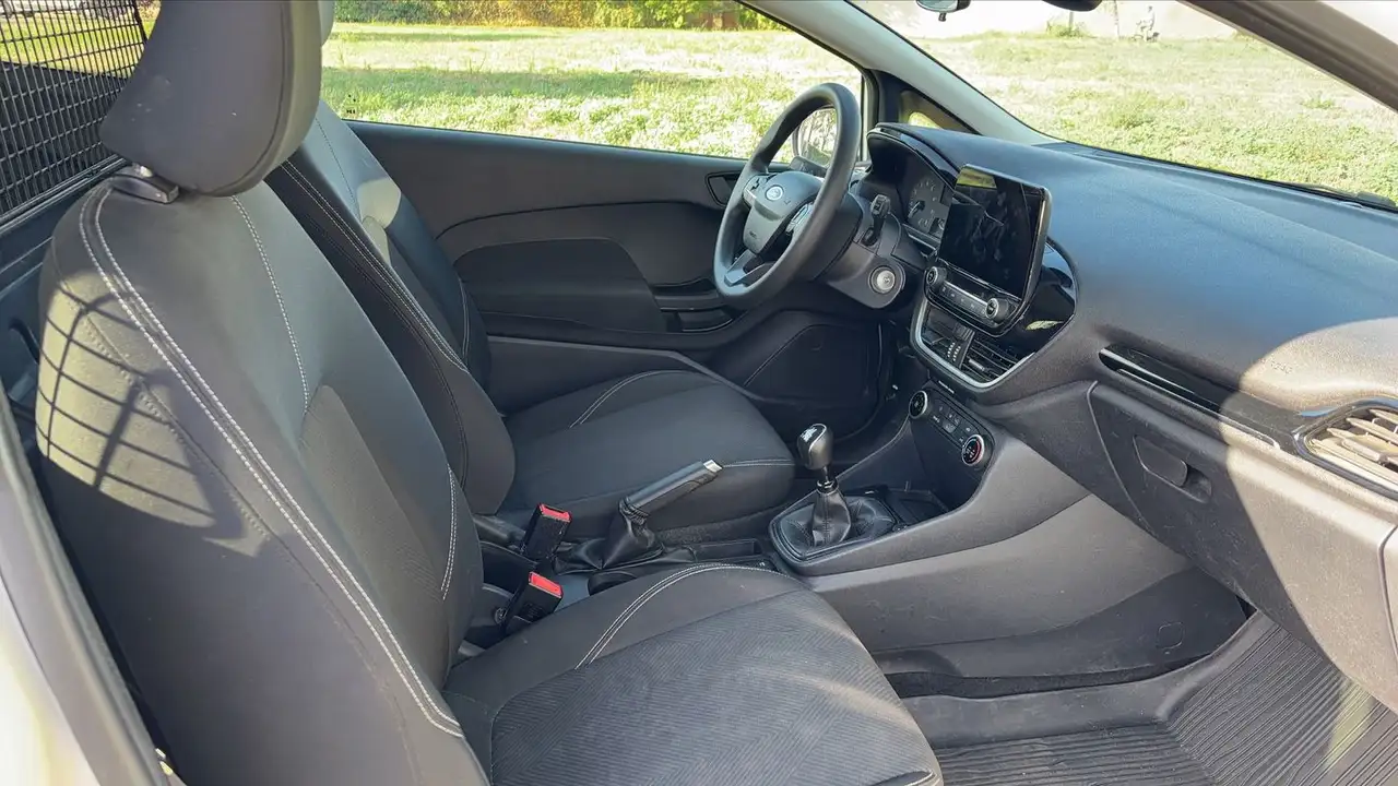 Ford Fiesta 3 portes — photo 27