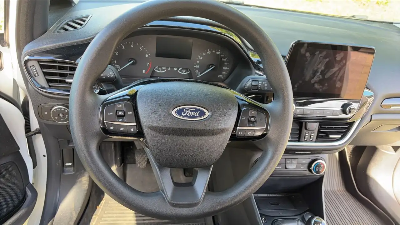 Ford Fiesta 3 portes — photo 22