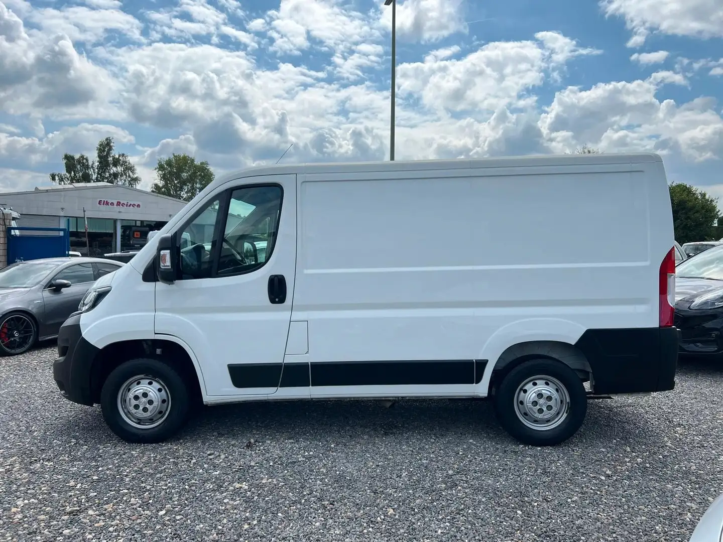Peugeot Boxer BOXER 330 L1H1 PREMIUM-AHK-SHZ-PDC-TEMPO Weiß - 2