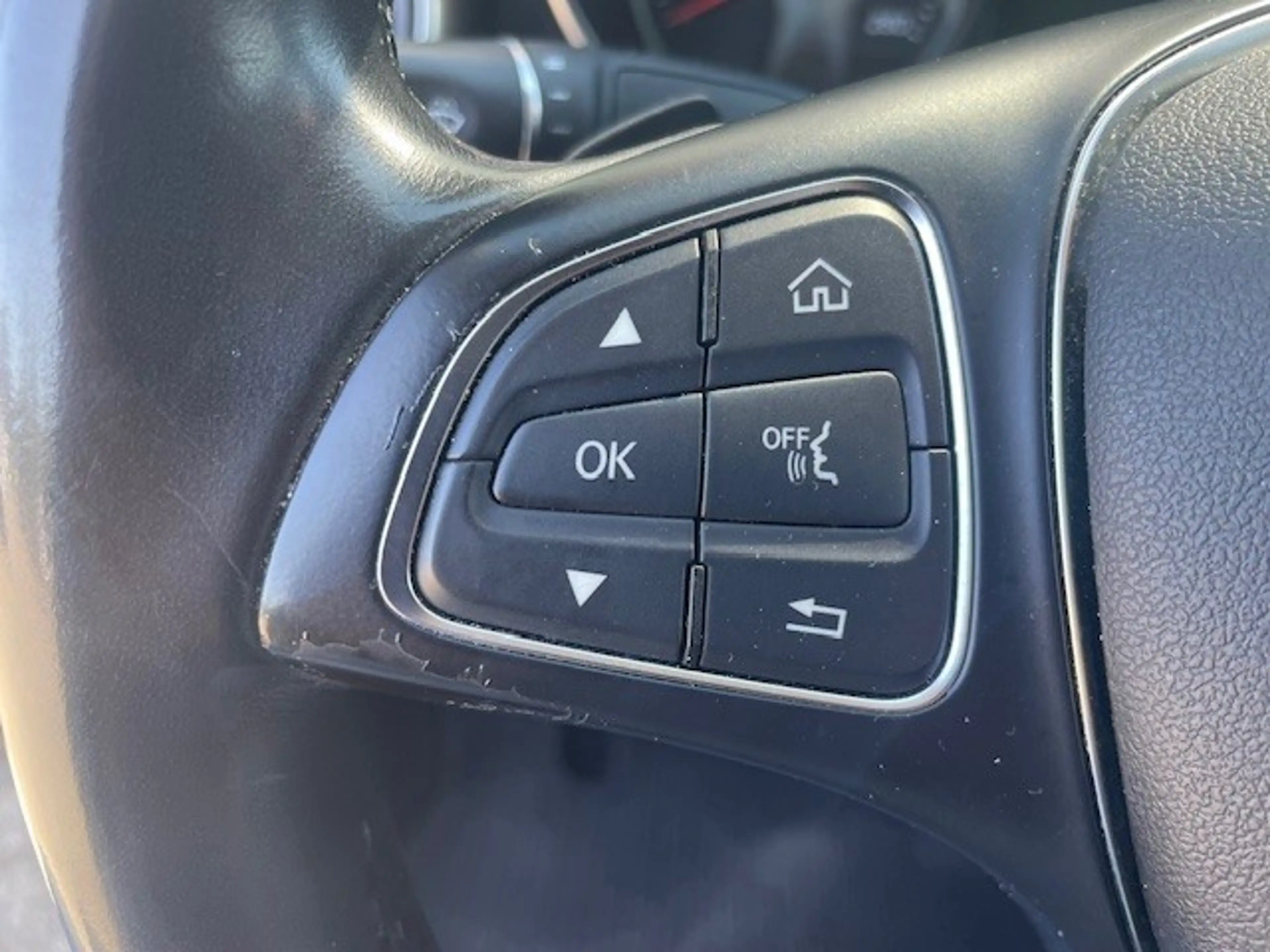 Mercedes-Benz C 200 Prestige — photo 18
