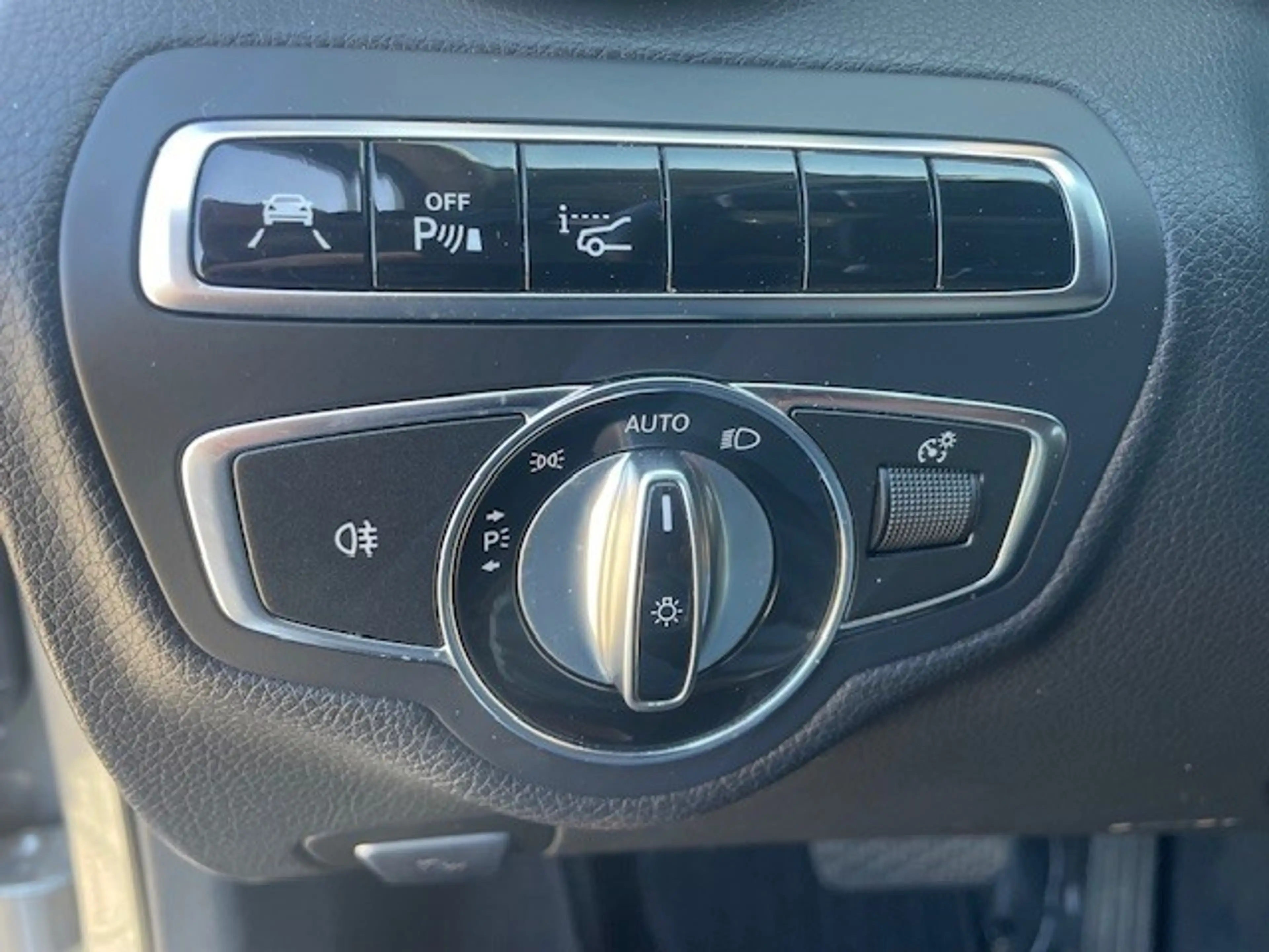 Mercedes-Benz C 200 Prestige — photo 17